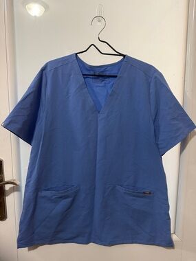 Figs Women's Short Sleeve V-Neck Scrub Top in Blue